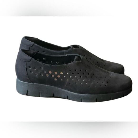 Clarks Women's Daelyn Summit Slip On Black Nubuck Size 7.5 M - Picture 1 of 8
